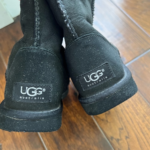 UGG Australia Classic Tall Boot - Picture 6 of 9